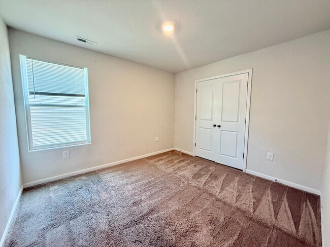 Building Photo - 6200 Lowe Ln