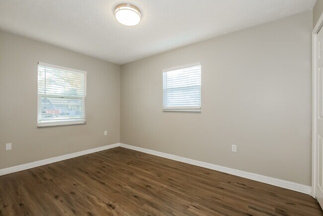 Building Photo - 3014 N Pineway Dr