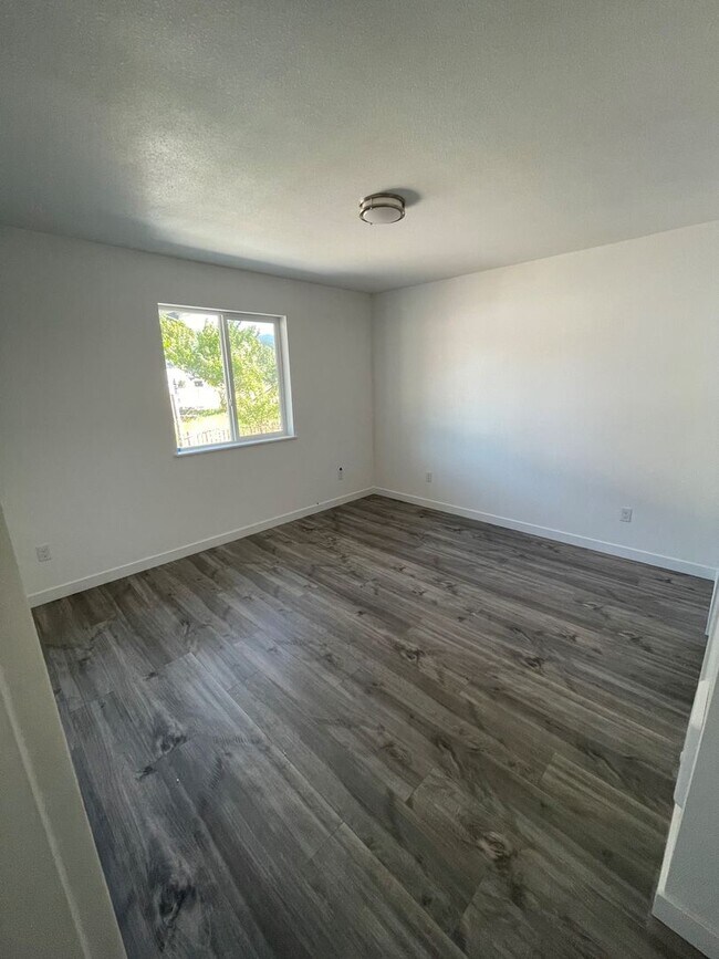 Building Photo - Brand new Apartment in Riddle