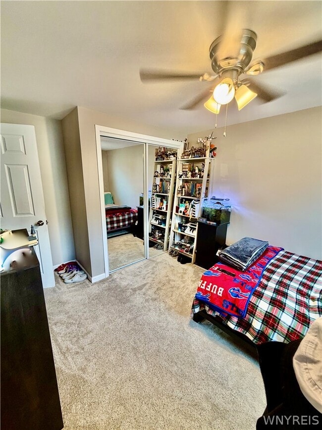 Building Photo - 260 Argus Dr