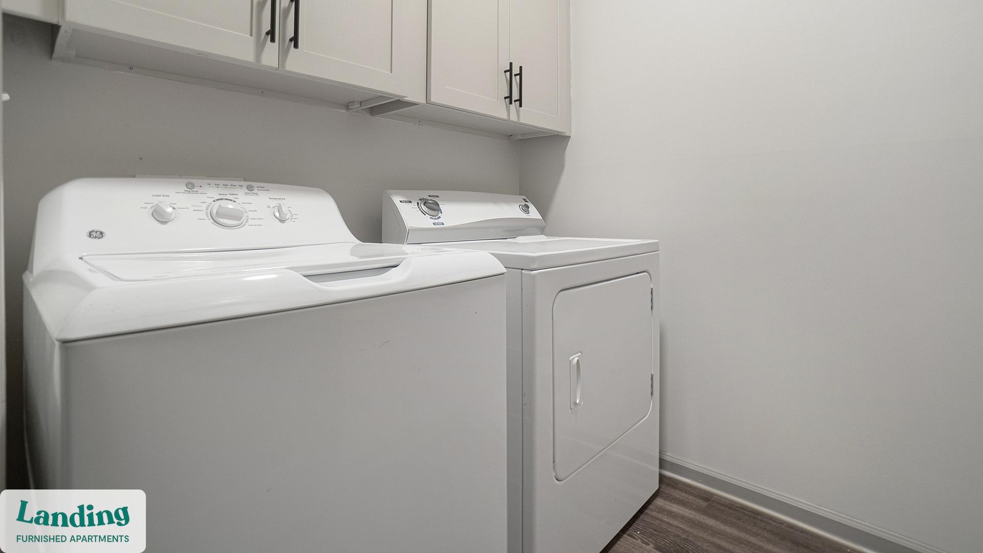 Building Photo - 900 E Six Forks Rd