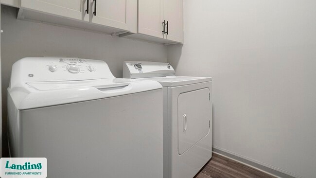 Building Photo - 900 E Six Forks Rd