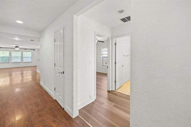 Building Photo - 789 Kingfisher Ln