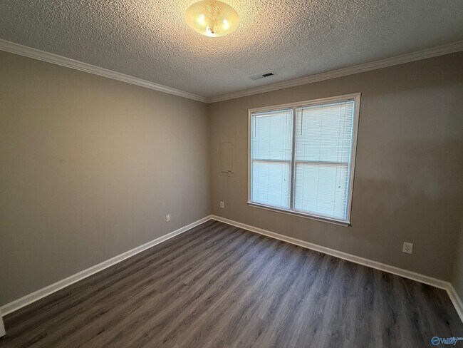 Building Photo - 2405 Halifax Pl SW