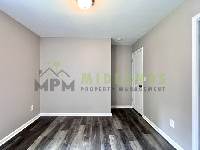 Building Photo - 464 Edenhall Dr