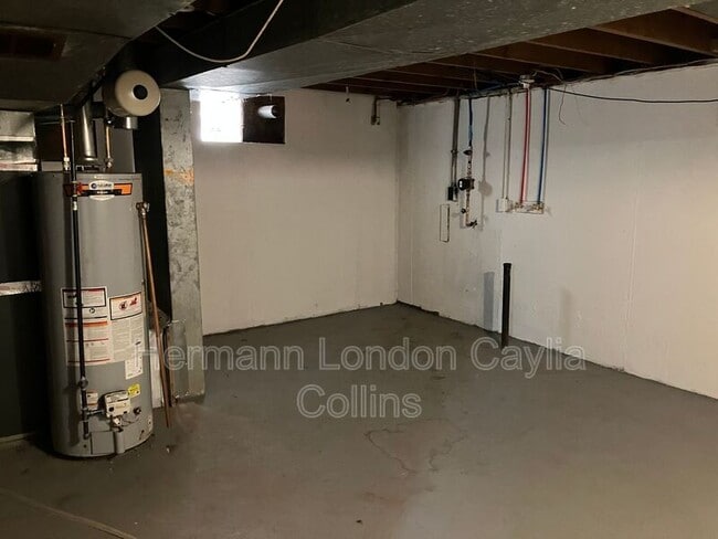 Building Photo - 11016 Saginaw Dr