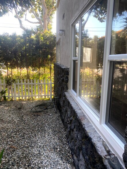 Building Photo - 7602 Lexington Ave