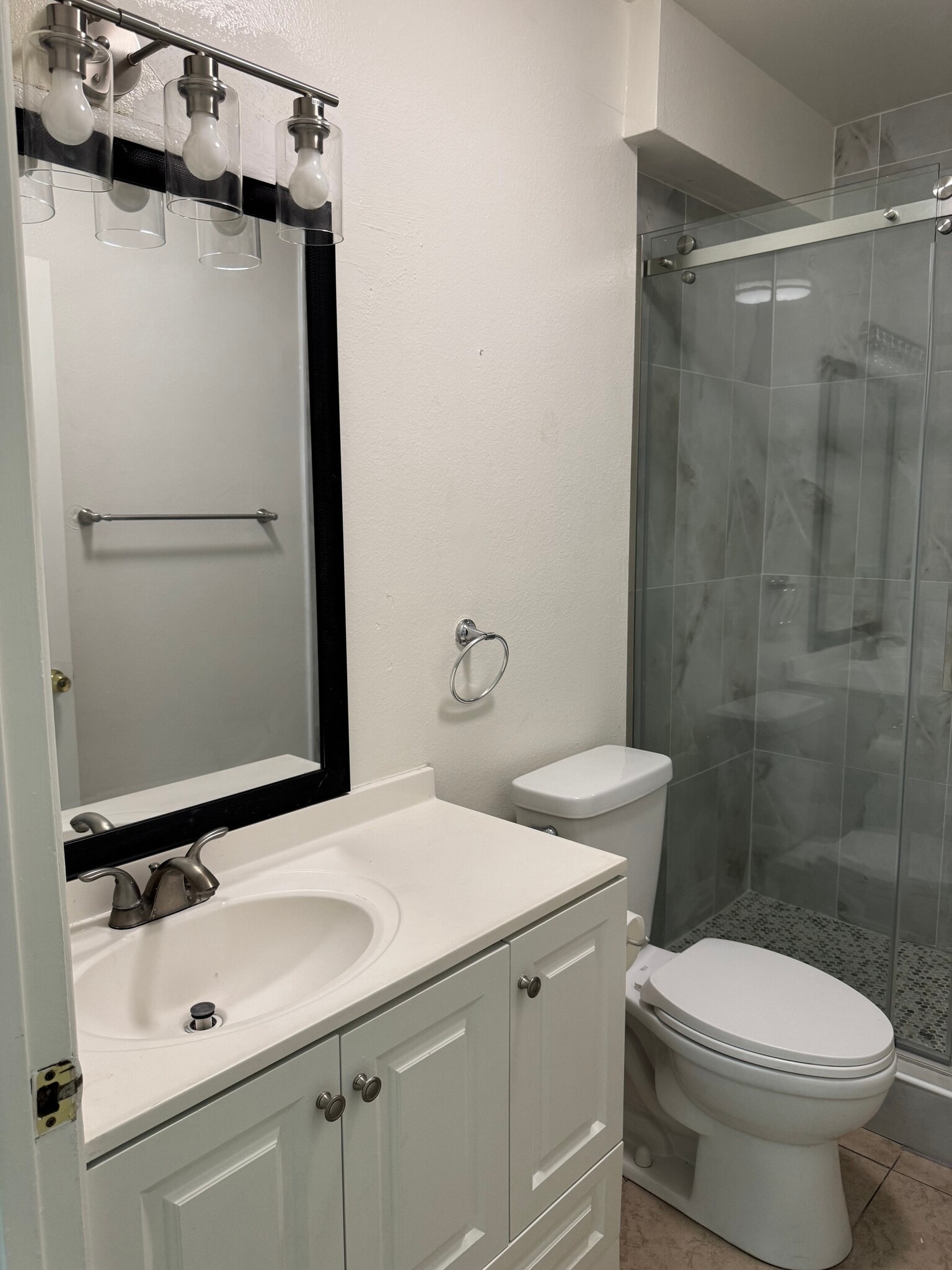 Bath - 7013 W Manchester Ave