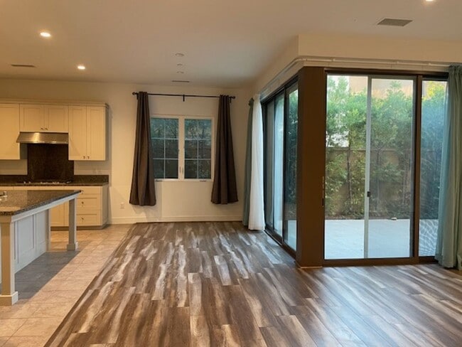 Building Photo - Newer home In Los Olivos