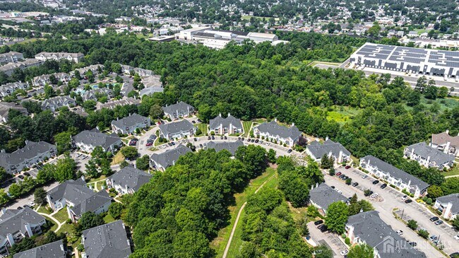 Building Photo - 230 Vasser Dr
