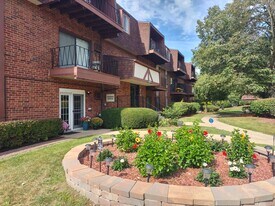 Building Photo - Sandridge Apartments