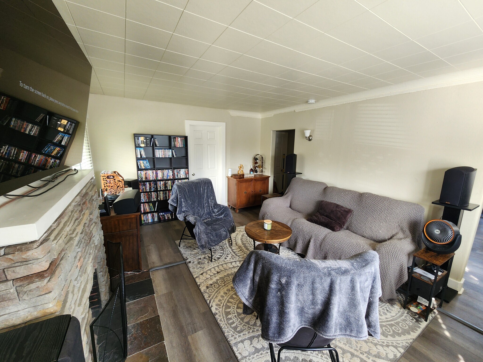 Living Room - 811 N Junett St