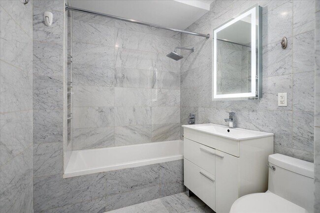 Building Photo - 131 W 122nd St