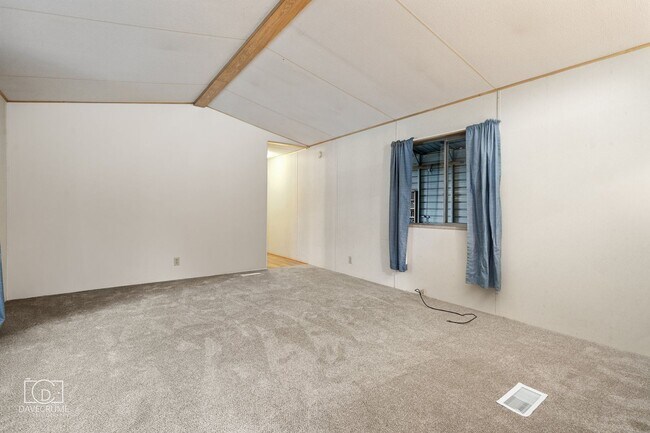 Building Photo - Waterfront 2-Bedroom Home with Scenic Views