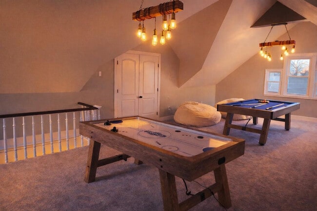 Building Photo - 139 W 4th Ave