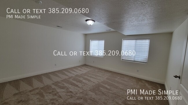 Building Photo - 3042 E Somerset Dr