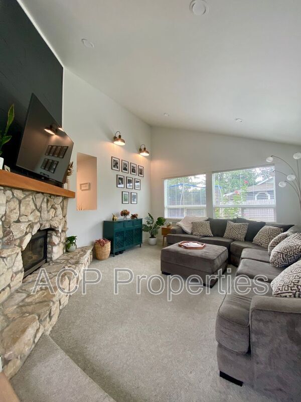 Building Photo - 406 Arrowhead Ln