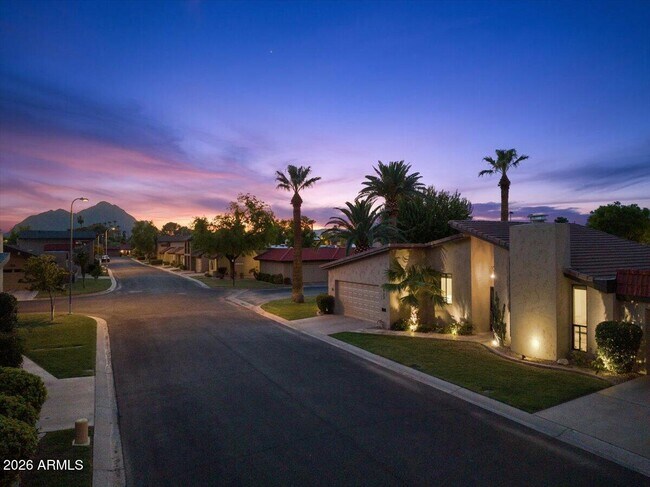 Building Photo - 7922 E Crestwood Way