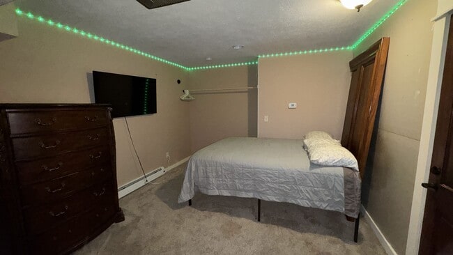 Building Photo - 546 Alaska Frontage Rd