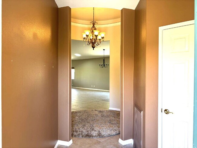 Building Photo - 45218 Coeur Dalene Dr