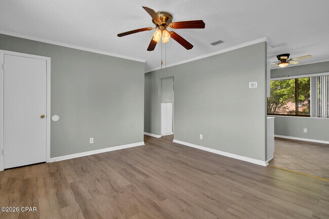 Building Photo - 922 Everitt Ave