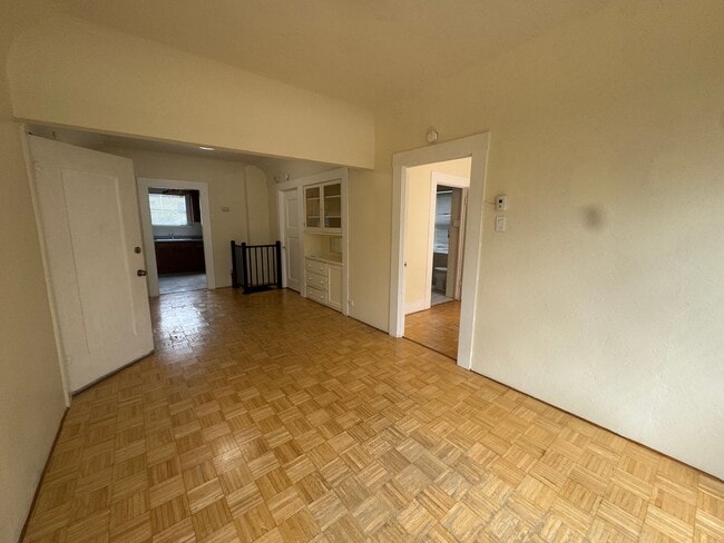 Building Photo - 5913 Vallejo St
