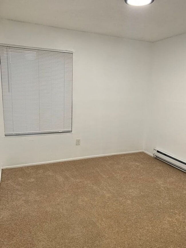 Building Photo - Nice 2 Bedroom 1 Bathroom Condo in Fairfield - AVAILABLE NOW!!