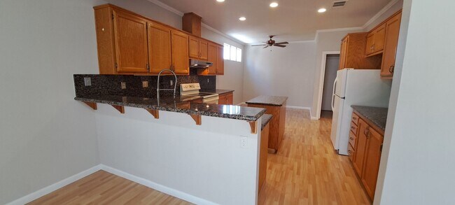 Building Photo - 320 Stamper Cir