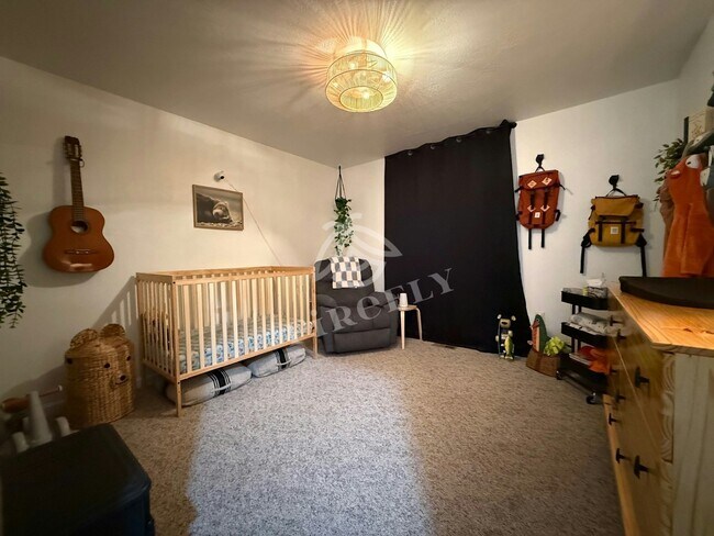 Building Photo - 844 Tori Cir