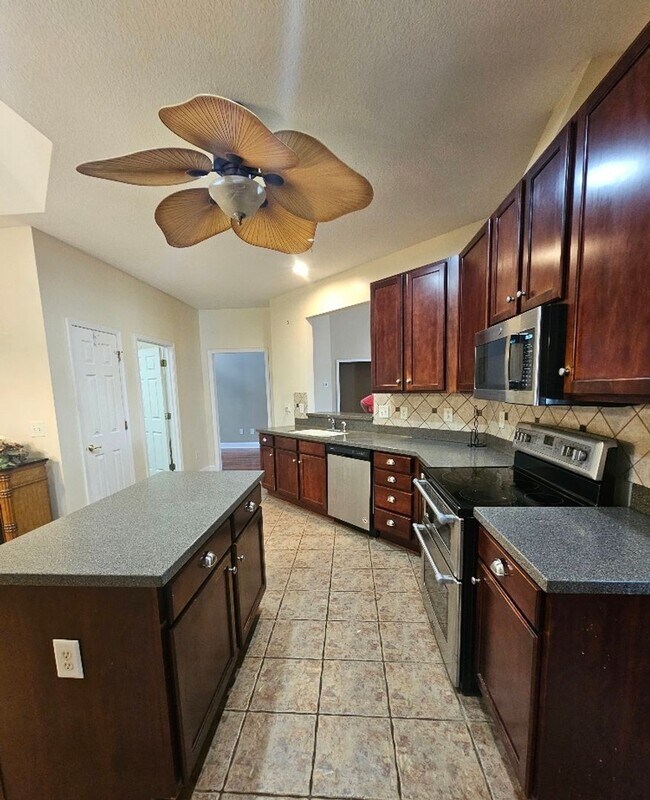 Building Photo - Waterford Plantation Home in Carolina Forest