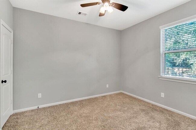 Building Photo - 222 Cheswood Forest Dr