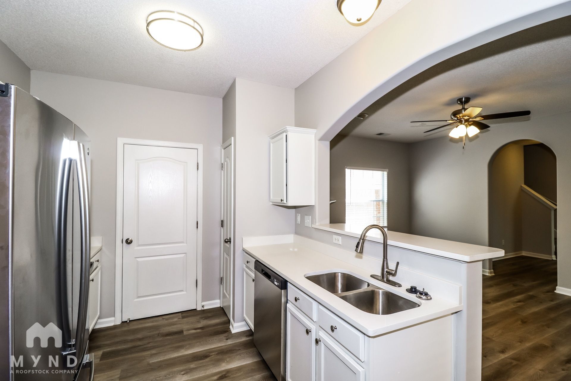 Building Photo - 10182 Sterling Ridge Dr