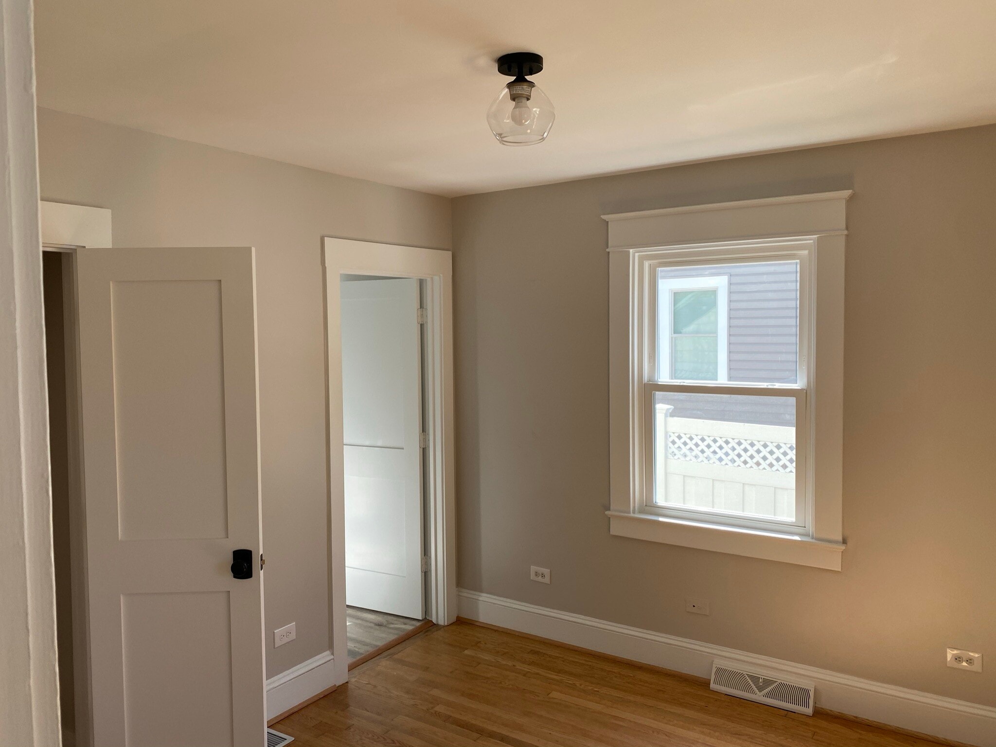 Loft - 613 Blenheim Ave