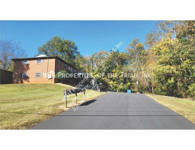 Primary Photo - 205 N Main St
