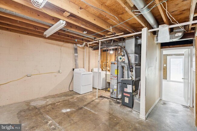 Building Photo - 14844 Cherrydale Dr