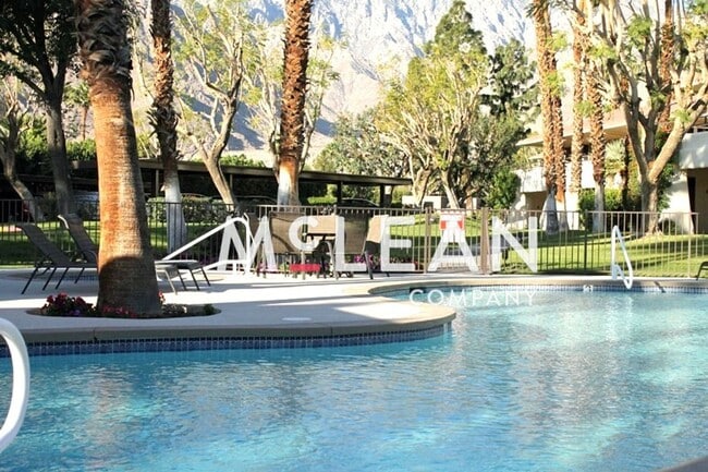 Building Photo - Second Floor 1 Bedroom at Palm Springs Villas