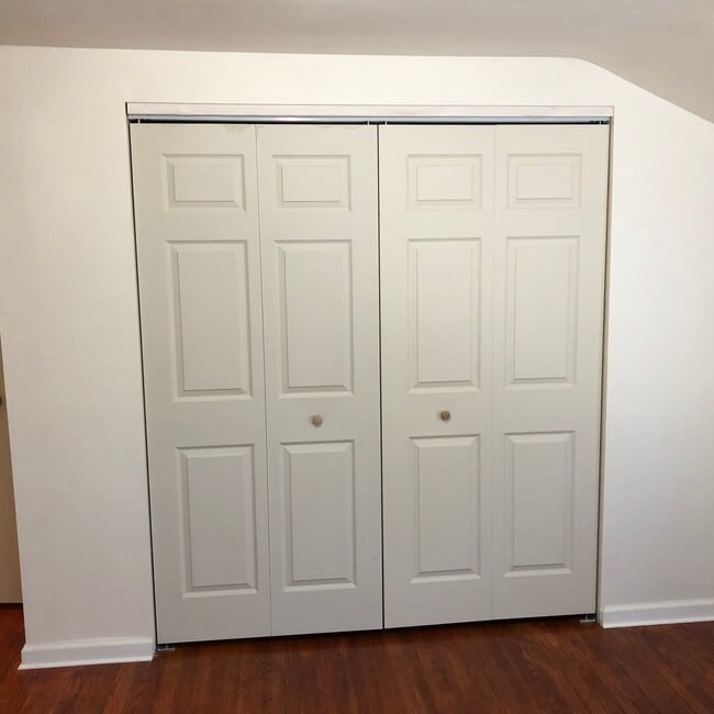 Master bedroom clo - 733A Cribbs St