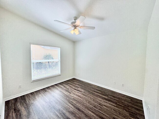 Building Photo - ** TUSCANY COVE ** 3 BED / 2 BATH - VILLA ...
