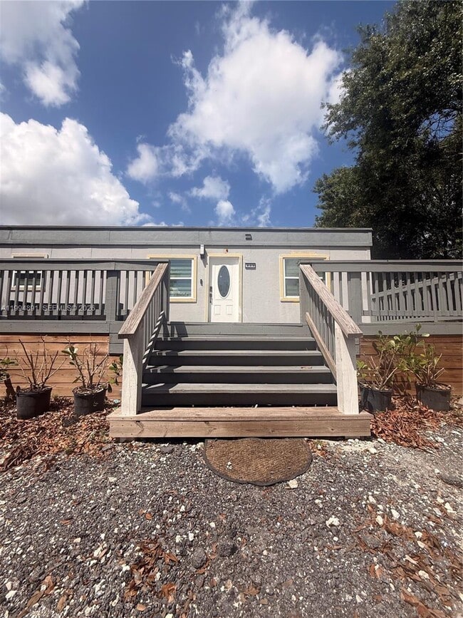 Building Photo - 820 N Trebol St