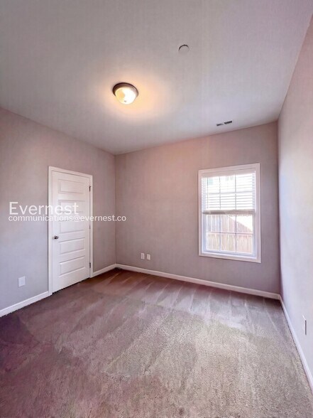 Building Photo - 1109 Prospect Ct