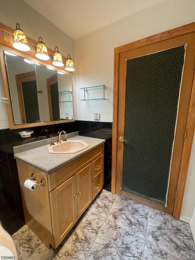 Building Photo - 331 Boxwood Ct