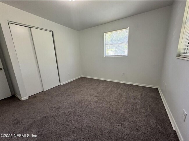 Building Photo - 734 E 59th St