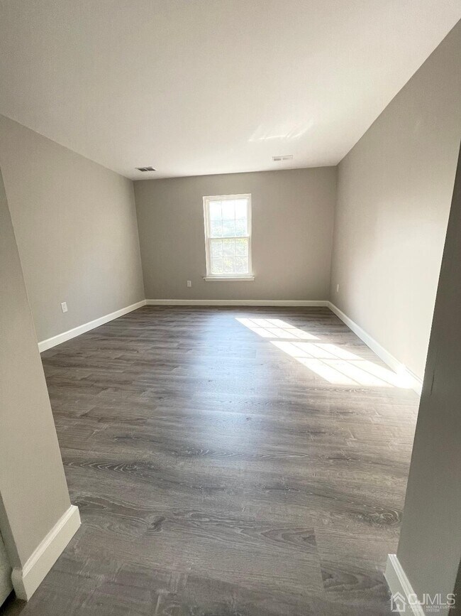 Building Photo - 7222 Elm Ct