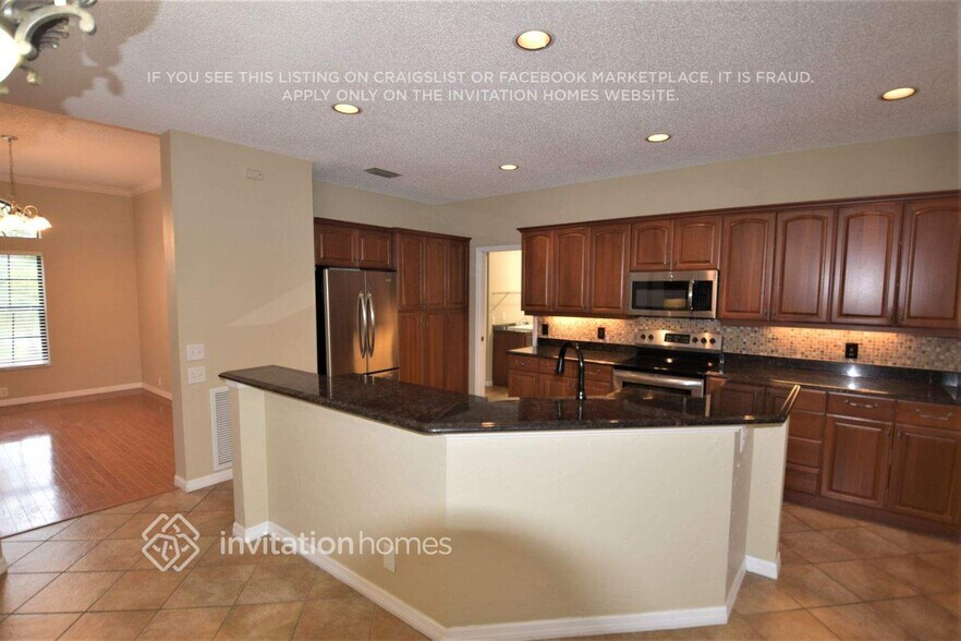 Building Photo - 4443 Bardsdale Dr