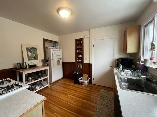 Building Photo - 52 Egerton Rd