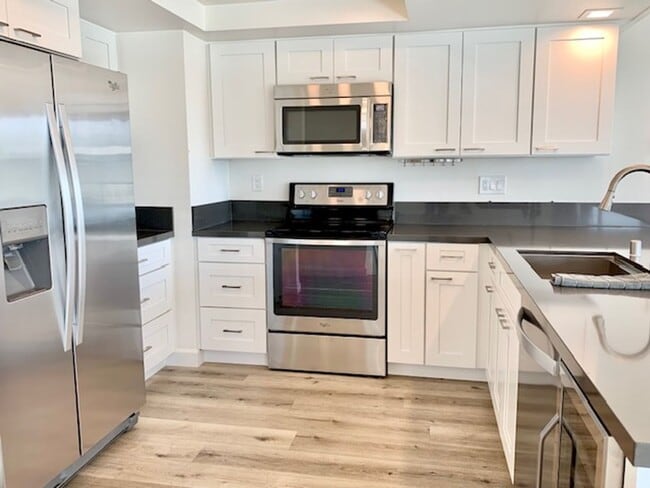 Building Photo - Beautiful Coastal Rental in Oxnard | 2 Bed...