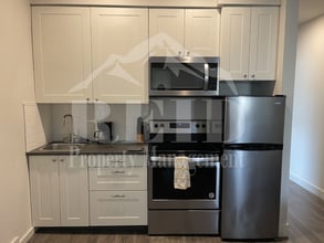 Building Photo - FURNISHED 1 BEDROOM 1 BATH APARTMENT  - BREMERTON