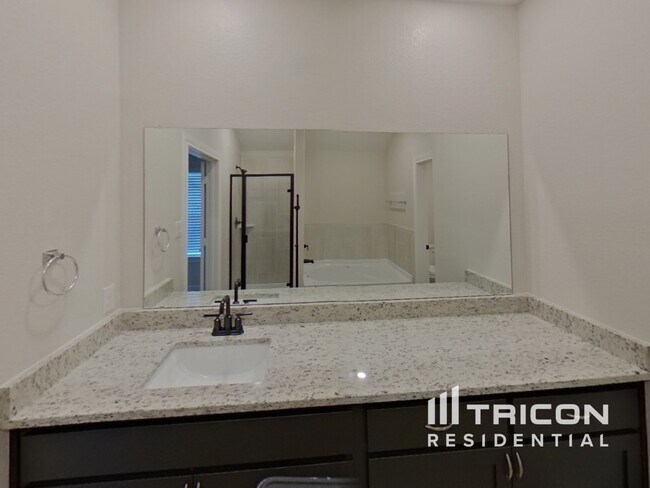 Building Photo - 1209 Bullock Dr