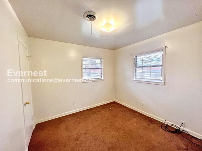 Building Photo - 1814 1/2 South Cross Street