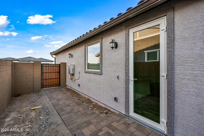 Building Photo - 7574 W Jackrabbit Ln